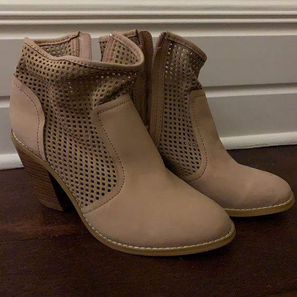 Fun Country-Style Booties! - Picture 2 of 4
